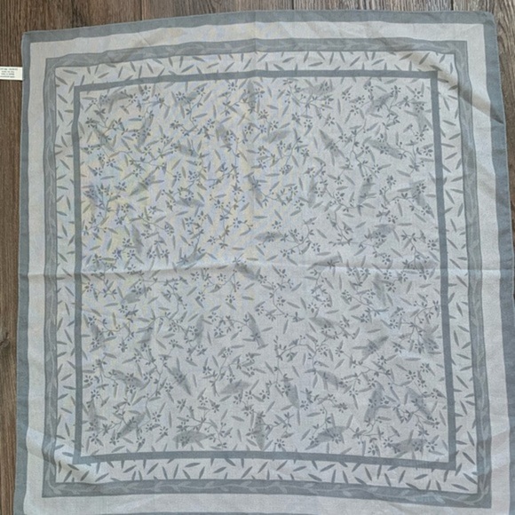 Scarf - Picture 1 of 6